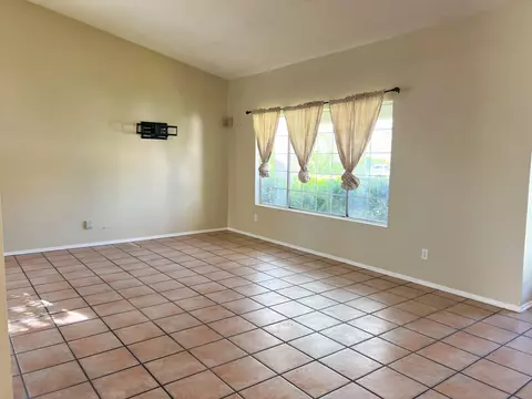 5068 Adobe Dr, Palmdale, CA 93552 photo 2