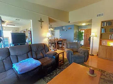 Living - 97 White Oak Dr, Tehachapi, CA 93561 photo 3 of 3