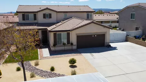 3034 Trousdale Dr, Lancaster, CA 93536
