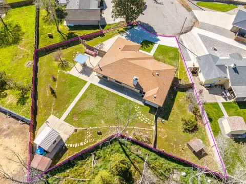 View/Area - 21766 Fox Ct, Tehachapi, CA 93561 photo 1 of 7