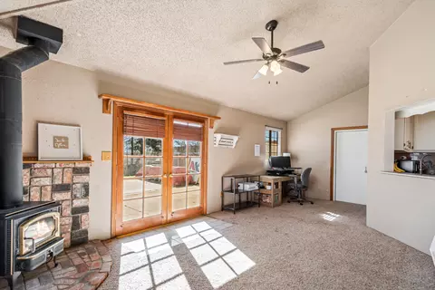 Living - 21766 Fox Ct, Tehachapi, CA 93561 photo 5 of 5