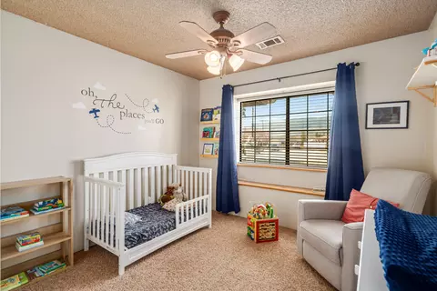 Bedroom - 21766 Fox Ct, Tehachapi, CA 93561 photo 6 of 7