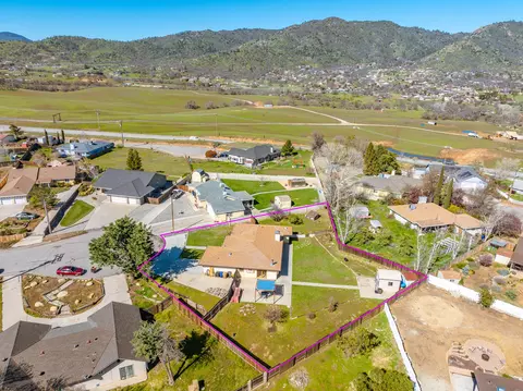 View/Area - 21766 Fox Ct, Tehachapi, CA 93561 photo 4 of 7