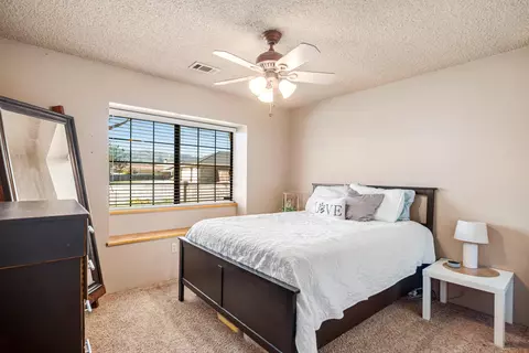 Bedroom - 21766 Fox Ct, Tehachapi, CA 93561 photo 7 of 7