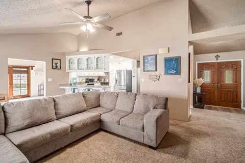 Living - 21766 Fox Ct, Tehachapi, CA 93561 photo 1 of 5