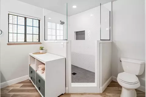 Bath - 21766 Fox Ct, Tehachapi, CA 93561 photo 1 of 5