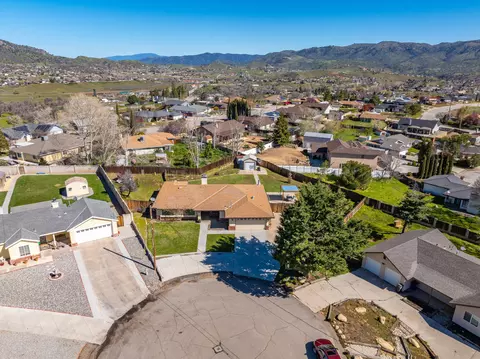 View/Area - 21766 Fox Ct, Tehachapi, CA 93561 photo 7 of 7