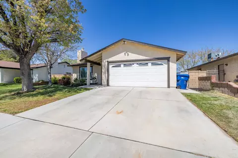 1031 Herzel Ave, Lancaster, CA 93535