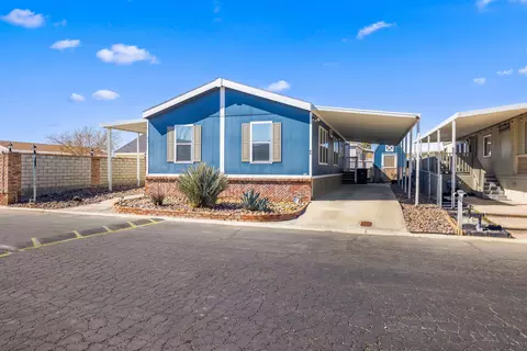 1550 20th St W #46, Rosamond, CA 93560