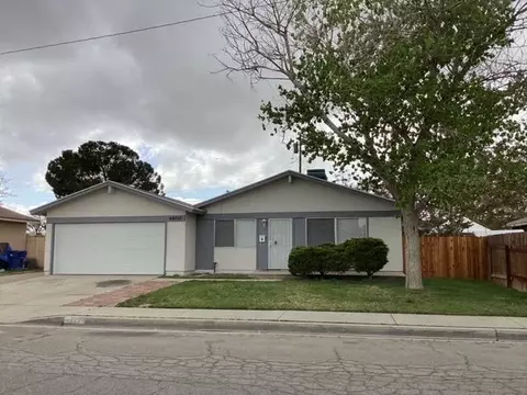 Exterior - 44253 Benald St, Lancaster, CA 93535 photo 2 of 5