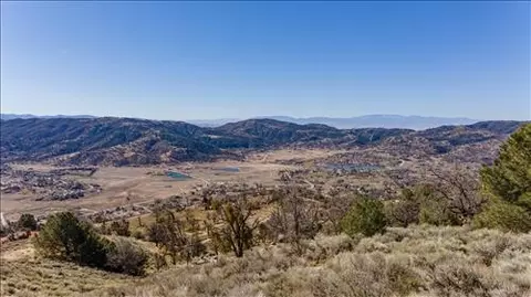 24910 Paramount Dr, Tehachapi, CA 93561 photo 1