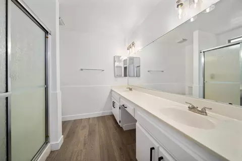 Bath - 40243 178th St E, Lake Los Angeles, CA 93591 photo 2 of 2