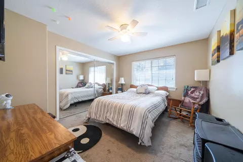 Bedroom - 6861 11th Ave, Hesperia, CA 92345 photo 3 of 3