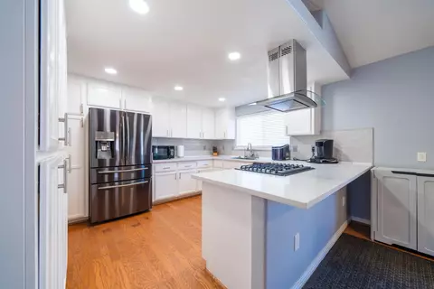 Kitchen - 6861 11th Ave, Hesperia, CA 92345 photo 1 of 2