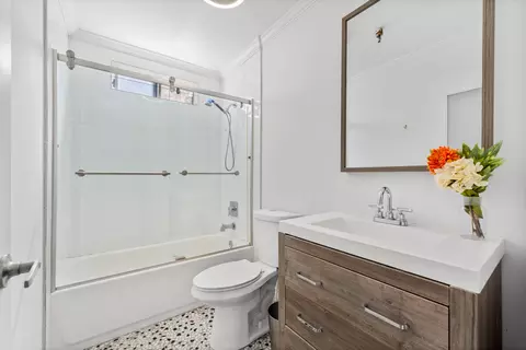 Bath - 16825 Passage Ave, Paramount, CA 90723 photo 1 of 1