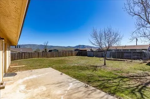 Exterior - 21570 San Lucas Dr, Tehachapi, CA 93561 photo 3 of 6