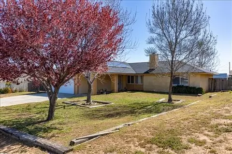 Exterior - 21570 San Lucas Dr, Tehachapi, CA 93561 photo 2 of 6