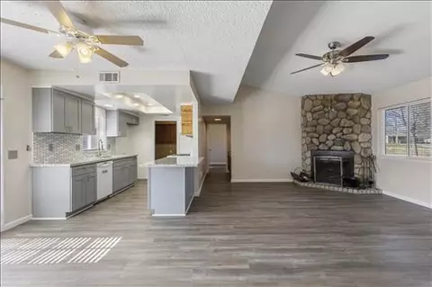 Kitchen - 21570 San Lucas Dr, Tehachapi, CA 93561 photo 1 of 4