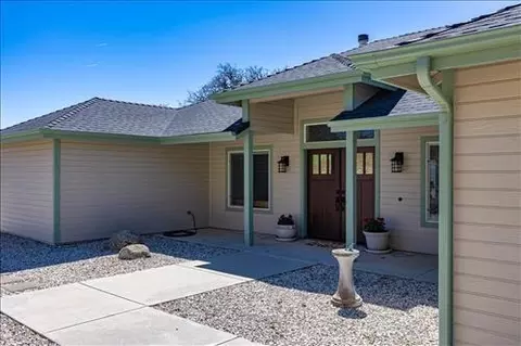 27200 Barkes Way, Tehachapi, CA 93561 photo 3