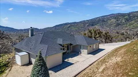 27200 Barkes Way, Tehachapi, CA 93561 photo 2