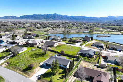 View/Area - 20220 Sears Dr, Tehachapi, CA 93561 photo 3 of 4