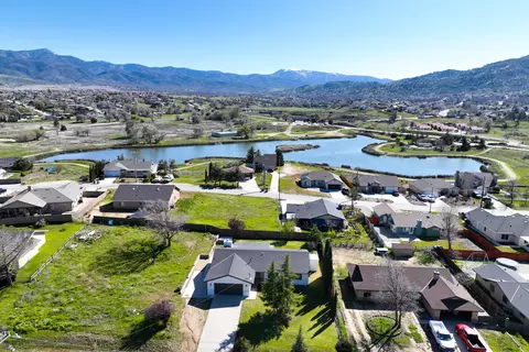 View/Area - 20220 Sears Dr, Tehachapi, CA 93561 photo 2 of 4