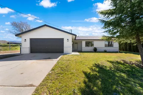 Exterior - 20220 Sears Dr, Tehachapi, CA 93561 photo 2 of 13
