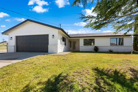 Exterior - 20220 Sears Dr, Tehachapi, CA 93561 photo 3 of 13
