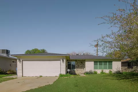 44031 Fern Ave, Lancaster, CA 93534