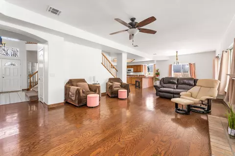 Living - 41907 Cabo Ct, Palmdale, CA 93551 photo 3 of 4