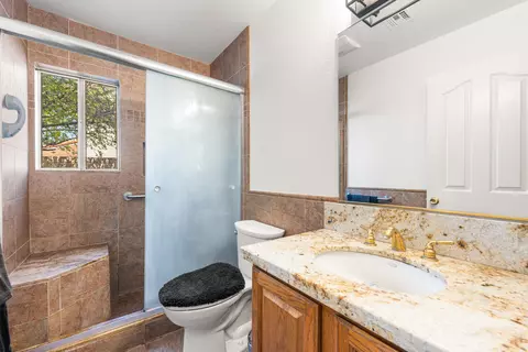 Bath - 41907 Cabo Ct, Palmdale, CA 93551 photo 1 of 4