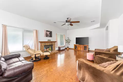 Living - 41907 Cabo Ct, Palmdale, CA 93551 photo 4 of 4