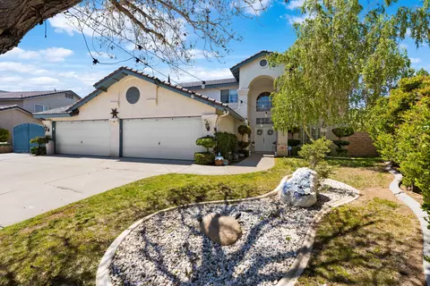 Exterior - 41907 Cabo Ct, Palmdale, CA 93551 photo 4 of 10