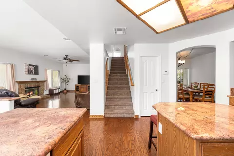 Entry Way - 41907 Cabo Ct, Palmdale, CA 93551 photo 3 of 4