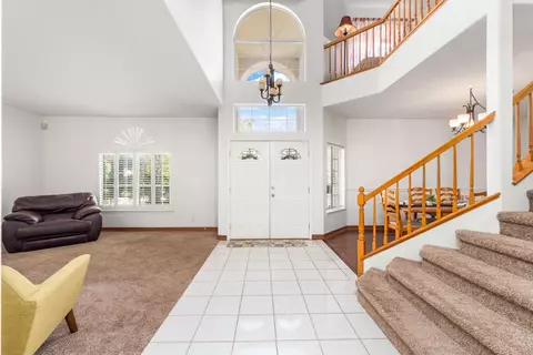 Entry Way - 41907 Cabo Ct, Palmdale, CA 93551 photo 2 of 4