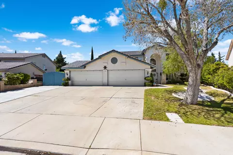 Exterior - 41907 Cabo Ct, Palmdale, CA 93551 photo 3 of 10