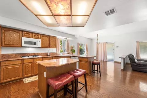 Kitchen - 41907 Cabo Ct, Palmdale, CA 93551 photo 3 of 4