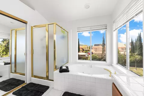 Bath - 41907 Cabo Ct, Palmdale, CA 93551 photo 3 of 4