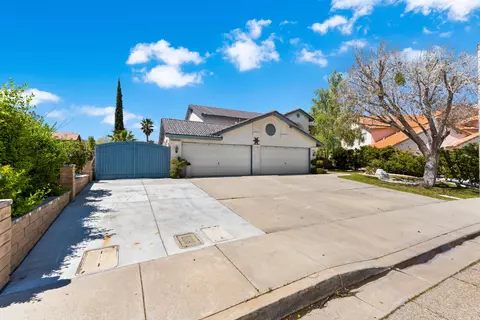 Exterior - 41907 Cabo Ct, Palmdale, CA 93551 photo 2 of 10