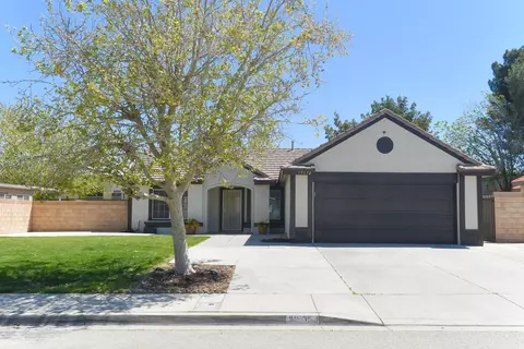 37632 42nd St E, Palmdale, CA 93552
