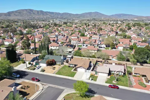 View/Area - 37525 17th St E, Palmdale, CA 93550 photo 3 of 6