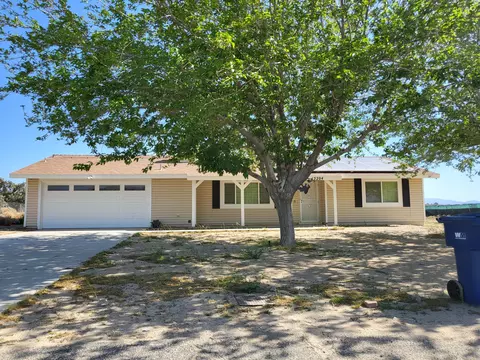 15204 Newmont Ave E, Lancaster, CA 93535