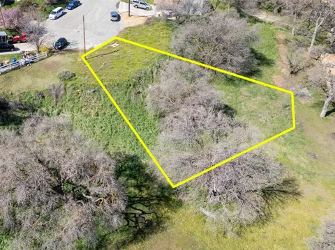 22491 Vaquero Dr, Tehachapi, CA 93561 photo 1