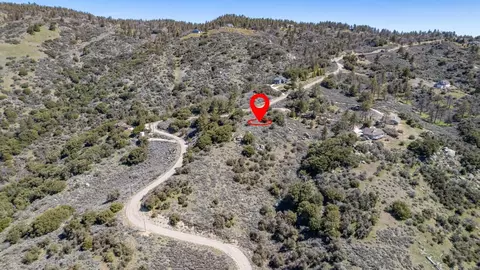 25240 Paramount Dr, Tehachapi, CA 93561 photo 1