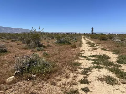 Ave W8 Drt Vic 170 Ste, Palmdale, CA 93591