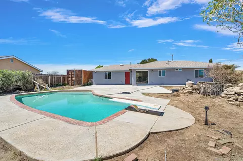 Exterior - 41448 152nd St E, Lancaster, CA 93535 photo 7 of 11