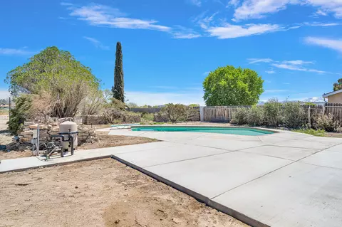 Exterior - 41448 152nd St E, Lancaster, CA 93535 photo 11 of 11