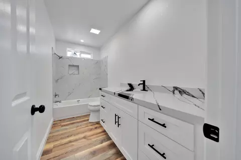 Bath - 41448 152nd St E, Lancaster, CA 93535 photo 2 of 2
