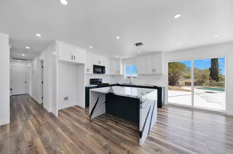 Kitchen - 41448 152nd St E, Lancaster, CA 93535 photo 2 of 4