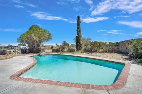 Exterior - 41448 152nd St E, Lancaster, CA 93535 photo 9 of 11